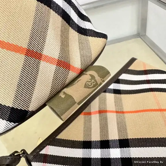 Official FirstBag Ru Small Check BURBERRY Shoulder Bag 0611